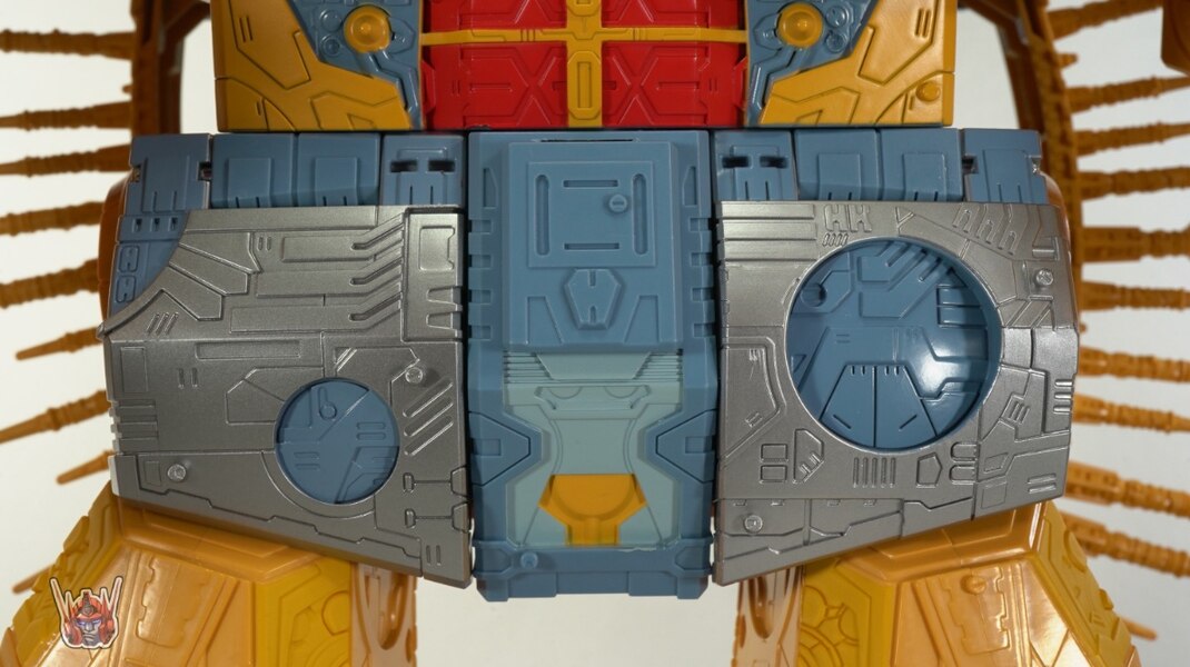 Transformers HasLab War For Cybertron Unicron Review  (33 of 58)